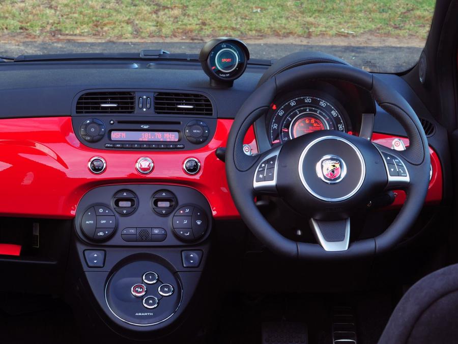 Торпедо Abarth 500C esseesse 2011 года  (AU) (фото 2 из 6)